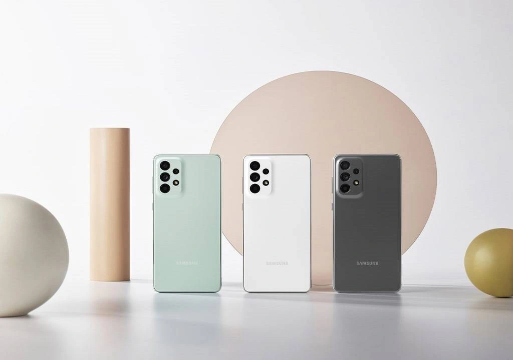 گلکسی A73 5G با دوربینی قدرتمند در کنار A53 و A33 رونمایی شد